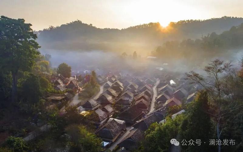 《景迈山的旱晨》李华海 摄 13987792139.jpg